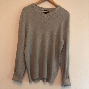 BANANA REPUBLIC V-NECK
